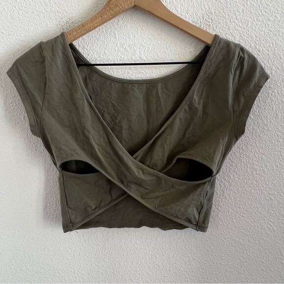 American Eagle Bundle of Two Cross Back Green and Maroon Small - Picture 9 of 10